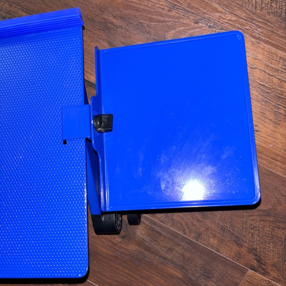 Uncaged Ergonomics Laptop Stand Holder - Picture 15 of 16